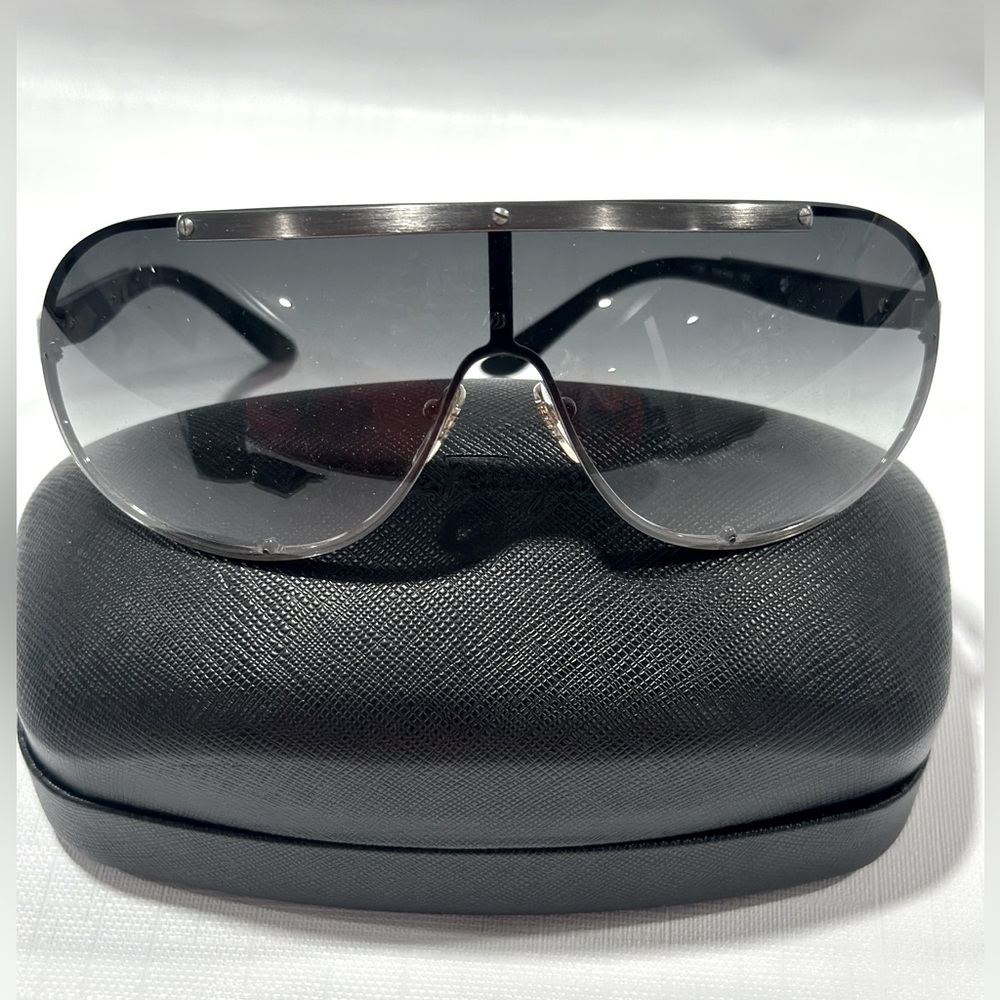 FERRAGAMO 1136
Sunglasses